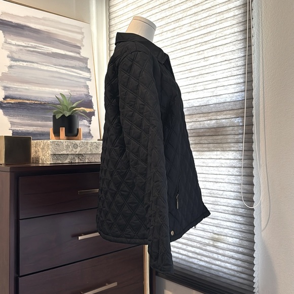 Woman's Devonshire Cream - Black Diamond Quilted Jacket. Size M - Picture 3 of 6